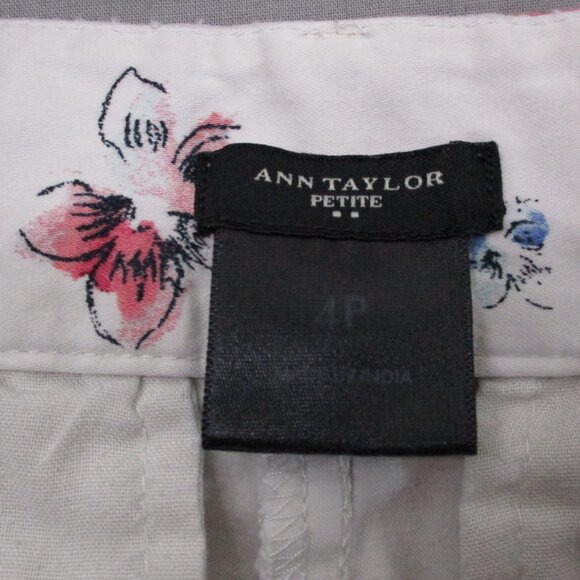 Ann Taylor Chino Short Floral Print White Women Size | 4P - Picture 7 of 11